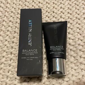 Jentry Kelley balance moisturizer for oily skin.